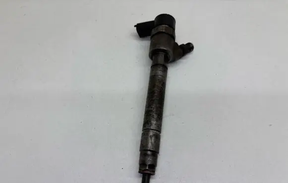 Volvo XC90 Fuel injector 30750283