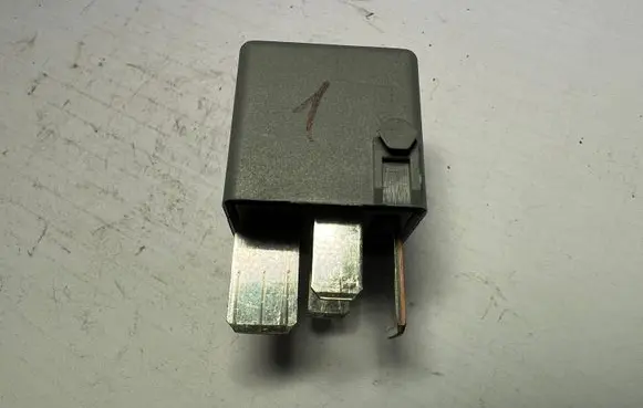 Mercedes-Benz A W169 Other relay A0025422619