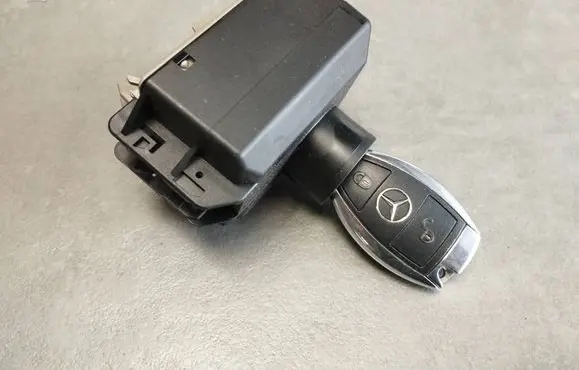 Mercedes-Benz B W246 W242 Ignition lock A2469054702
