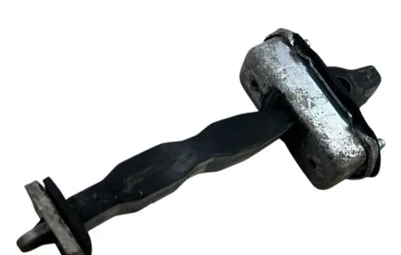 Infiniti QX56 Rear door check strap stopper