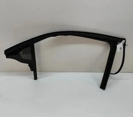 Opel Mokka B Rear side window 9841966280