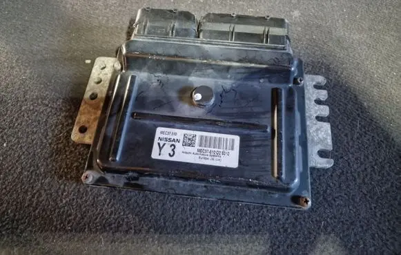Nissan Note (E11) Engine control unit/module MEC37510