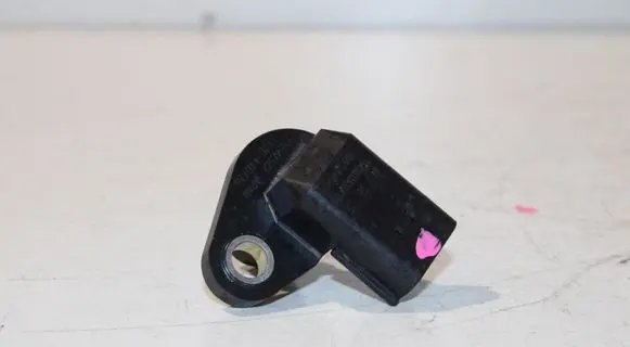 Volvo C30 Camshaft position sensor 8658495