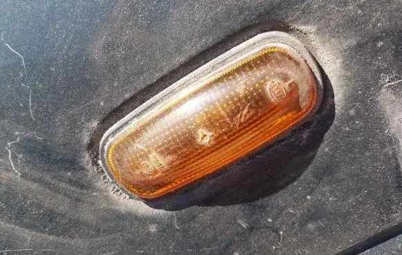 Land Rover Freelander Front fender indicator light