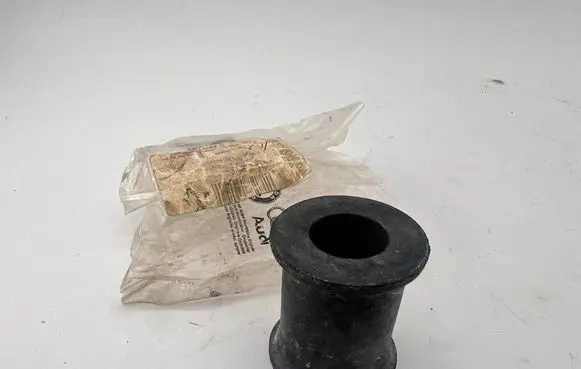 Volkswagen I LT Sway bar bush bracket, front 281411041