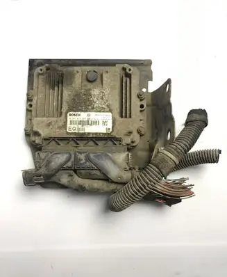 Opel Zafira B Engine control unit/module 55205623 0281014025 1039S10744