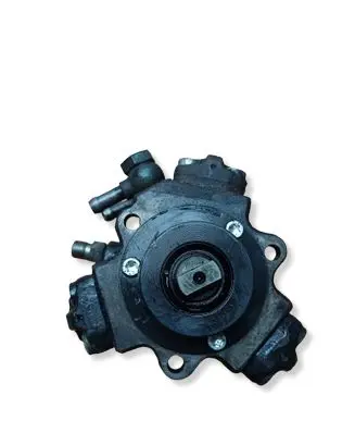 Opel Corsa D Fuel injection high pressure pump 55198933 0445010138 B3358