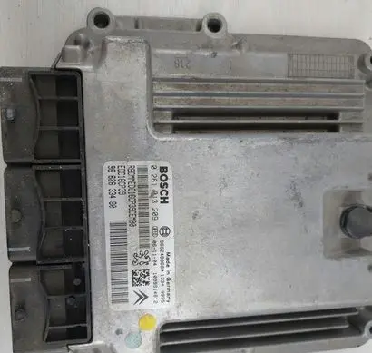 Peugeot 407 Engine control unit/module 0281013209
