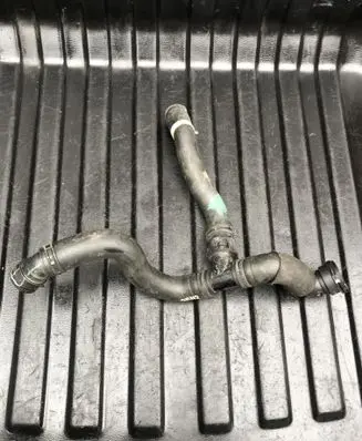 Land Rover Discovery 5 Engine coolant pipe/hose FPLA8584CB CV1KA