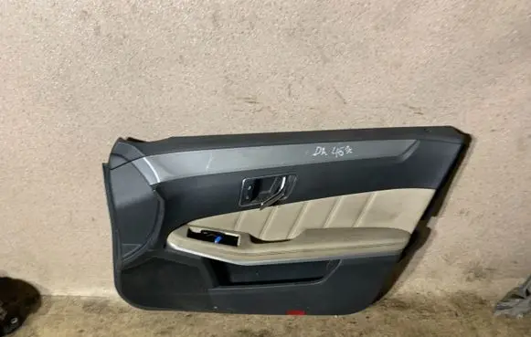 Mercedes-Benz E W212 Front door card panel trim