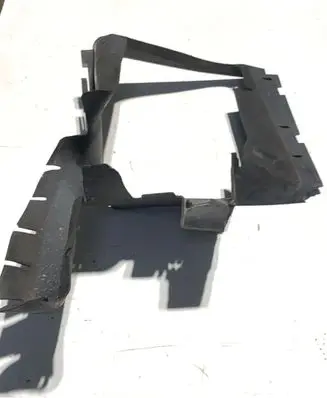 Audi Q7 4L Intercooler air channel guide 4L0117336B