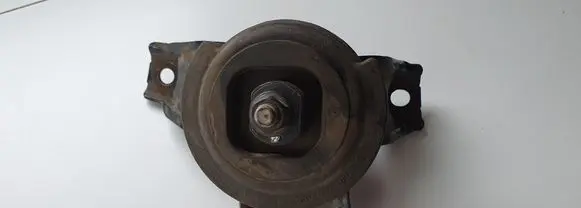 Hyundai Santa Fe Engine mount bracket