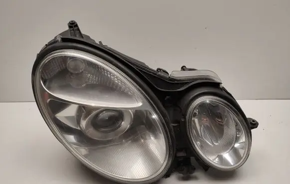 Mercedes-Benz E W211 Headlight/headlamp A2118201661