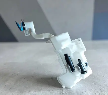 Volkswagen Jetta VI Windshield washer fluid reservoir/tank 5C6955453Q 5C6955453R