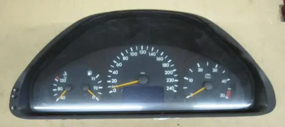 Mercedes-Benz E W210 Speedometer (instrument cluster) 2105406048 87001357