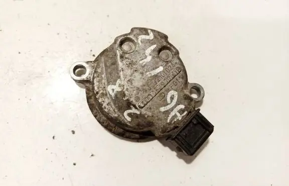 Volkswagen Golf IV Camshaft position sensor 058905161B 0232101024
