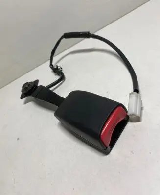 Mazda 2 Rear seatbelt buckle