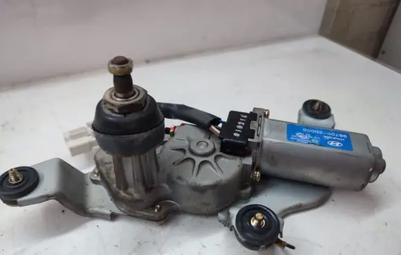 Hyundai Elantra Rear window wiper motor