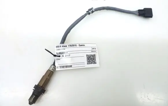 Mercedes-Benz A W176 Lambda probe sensor A0105424118