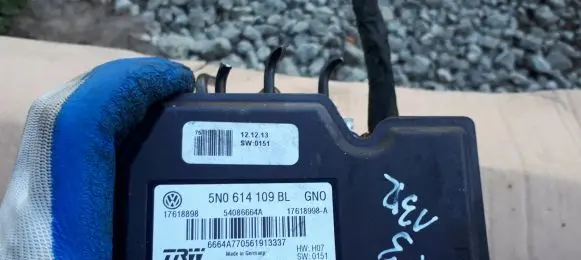 Audi Q3 8U ABS Pump 5N0614109BL