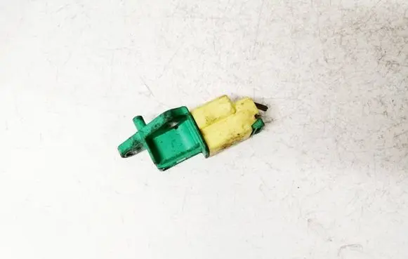 Volkswagen Golf V Airbag deployment crash/impact sensor 1K0909606c 5WK43544