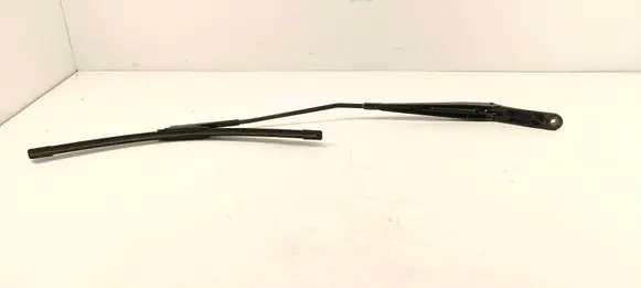 Front wiper blade arm