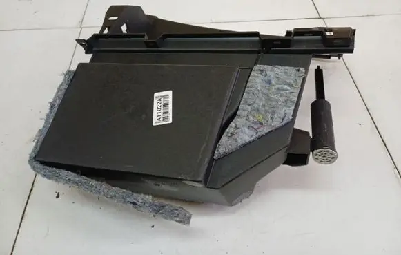 Peugeot 207 Glove box M37054