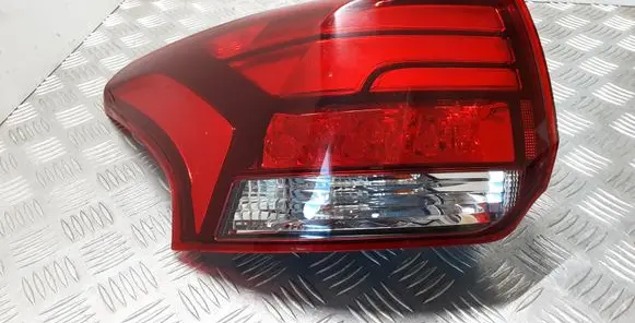 Mitsubishi Outlander Rear/tail lights