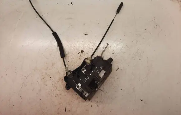 Opel Signum Front door lock 13157762