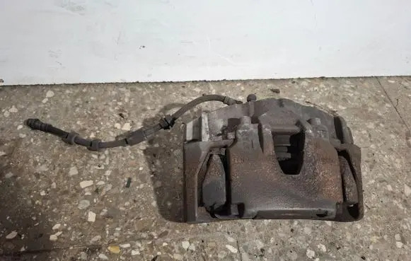 Volvo V60 Front brake caliper 946
