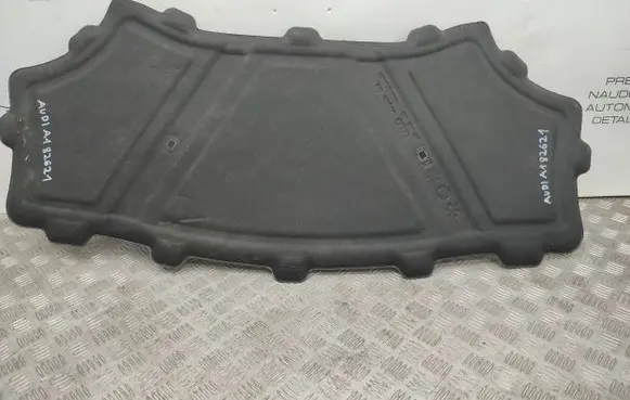 Engine bonnet/hood sound/heat insulation