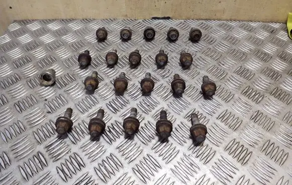 Citroen C4 Grand Picasso Nuts/bolts 