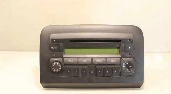 Radio/GPS head unit trim