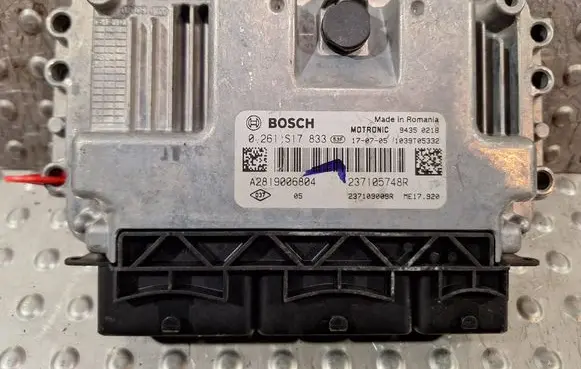 Renault Twingo III Engine control unit/module S25081856 0261S17833 237109009R