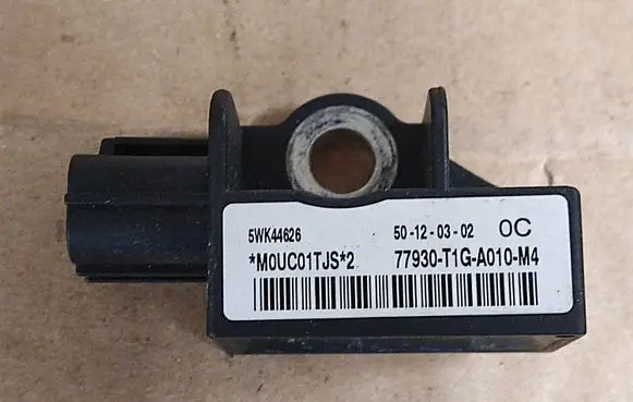 Honda CR-V Airbag deployment crash/impact sensor 5WK44626 M0UC01TJS2 77930T1GA010M4