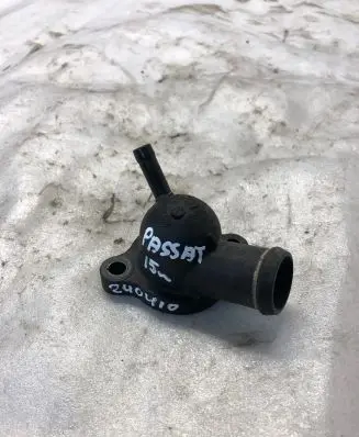 Volkswagen PASSAT B8 Engine coolant pipe/hose 94l121131aa