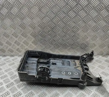 Volkswagen Tiguan Battery box tray 5QF915321C