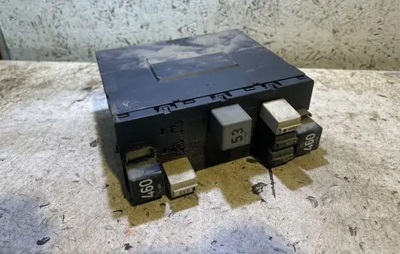 Volkswagen Golf V Comfort/convenience module H29S0701 1K0937049L 21001991