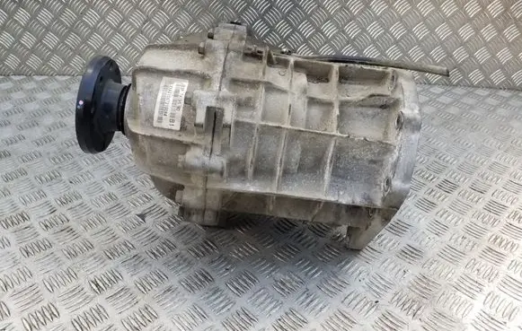 Gearbox transfer box case