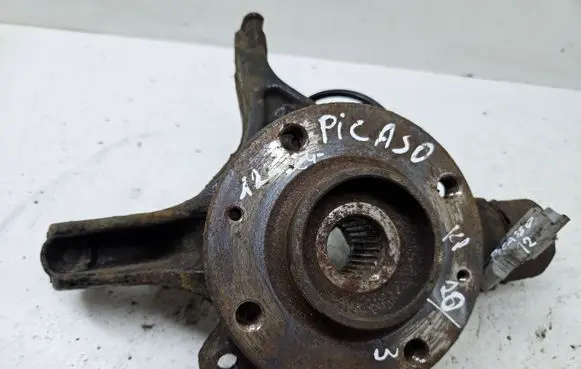 Citroen C4 I Picasso Front wheel hub