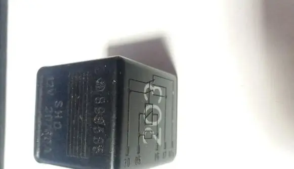 Audi A6 S6 C5 4B Other relay 8A0951253A