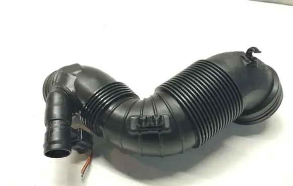 Skoda Octavia Mk2 (1Z) Turbo air intake inlet pipe/hose 3C0129654Q VCD446197605