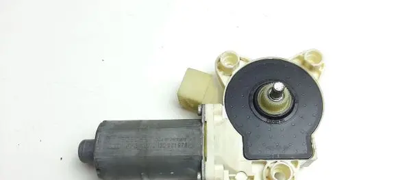 Mercedes-Benz E W211 Front door window regulator motor A2118203042 M5165