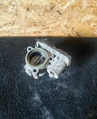 Ford Focus Throttle valve