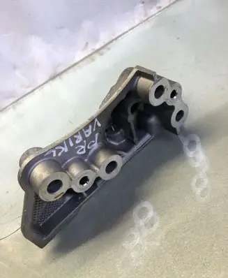 Peugeot 508 II Engine mounting bracket 9810967480