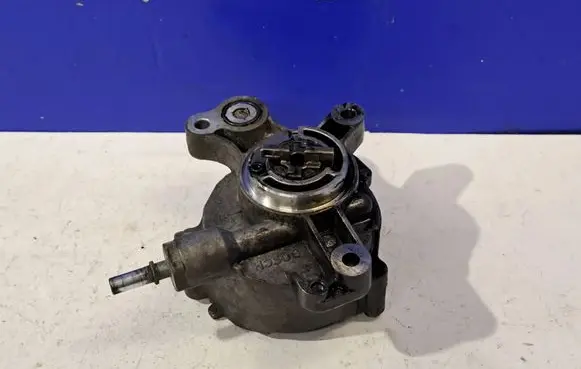 Volvo V50 Vacuum pump 30725859