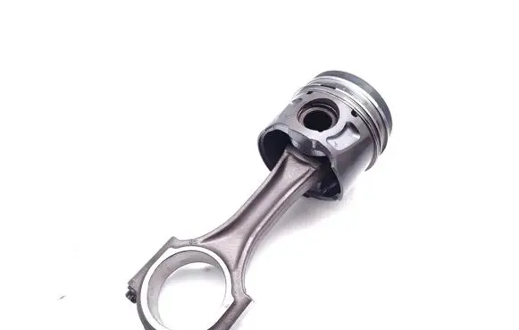 Land Rover Freelander 2 - LR2 Piston with connecting rod 224DT