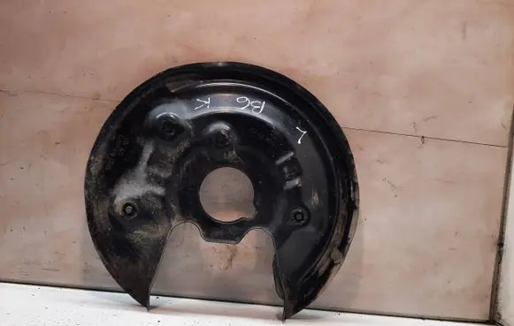 Volkswagen PASSAT B6 Rear brake disc plate dust cover 3C0615611H