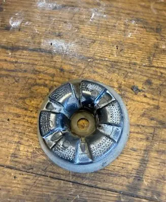 Nissan Leaf I (ZE0) Front coil spring rubber mount 