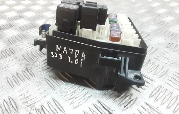 Mazda 323 F Fuse module